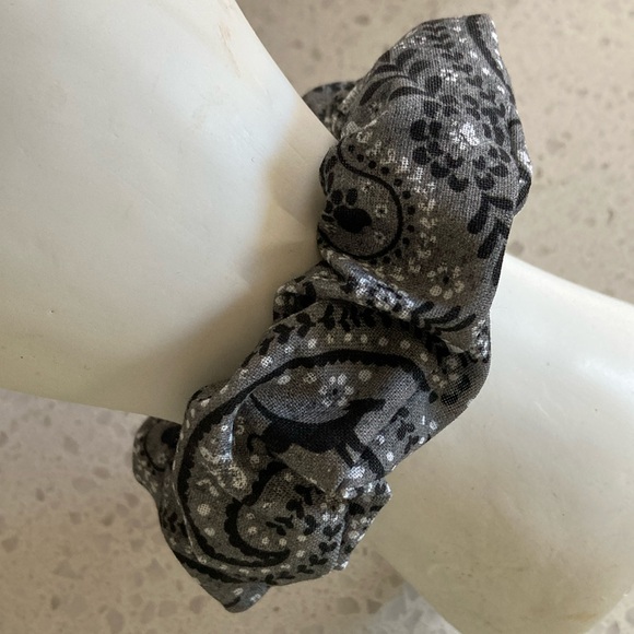 NEW Animal Prints Handcrafted Hair Scrunchie (1) - Picture 4 of 6
